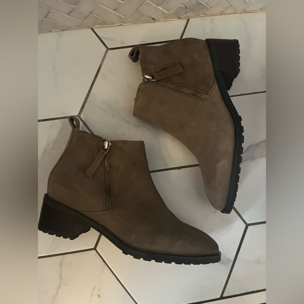 Stylish Waterproof Ankle Boots - Taupe - Picture 5 of 7